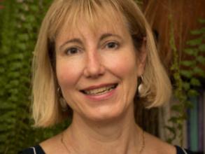 Photo of Professor Elleke Boehmer
