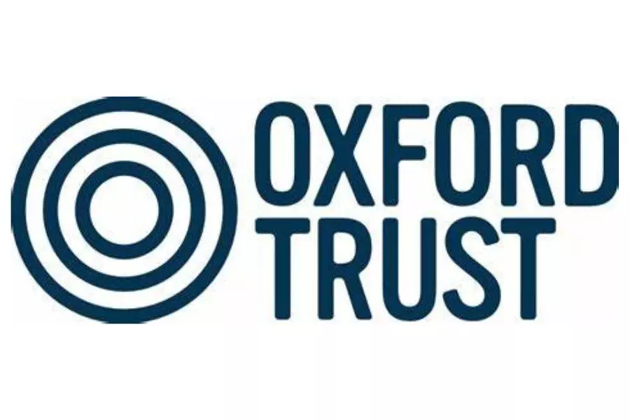 oxford trust logo with blue circles